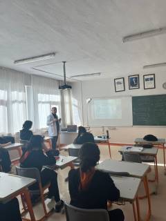 Evrensel Kolej